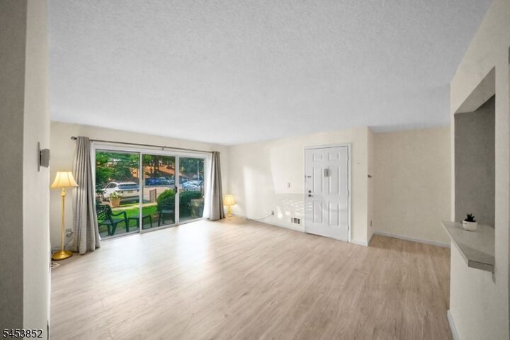 Property Photo:  178 Robertson Way  NJ 07035 