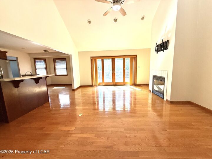 Property Photo: 9 N Fairways Circle PA 18202
