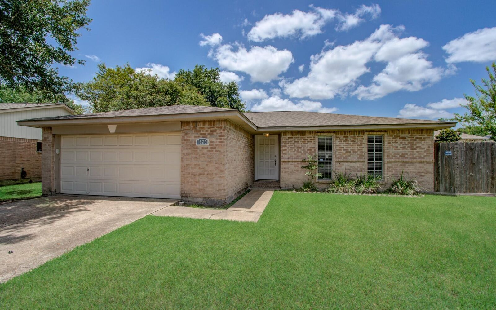 Property Photo: 1823 Pewter Court TX 77493