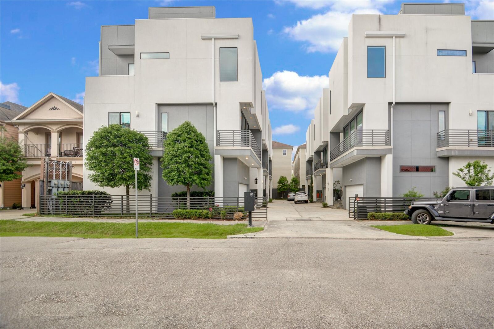 Property Photo: 5634 Petty Street B TX 77007