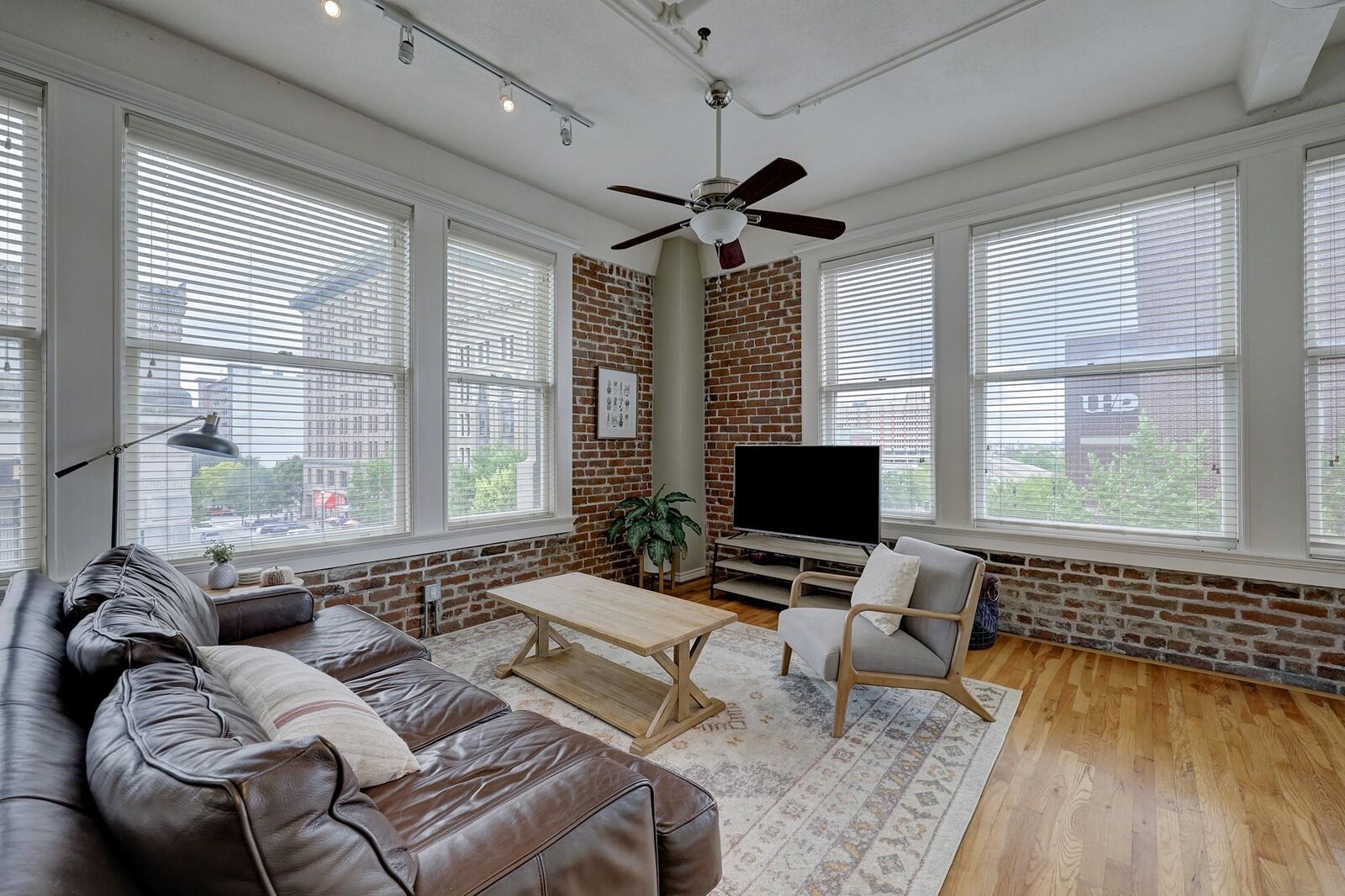 Property Photo:  201 Main Street 3A  TX 77002 