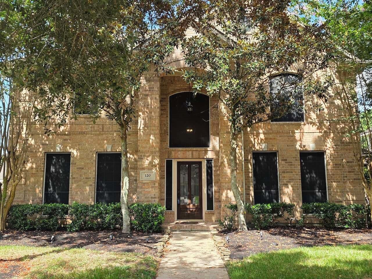 Property Photo: 120 Emerald Cloud Lane TX 77573
