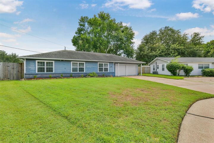 Property Photo:  1125 Grace Street  TX 77536 