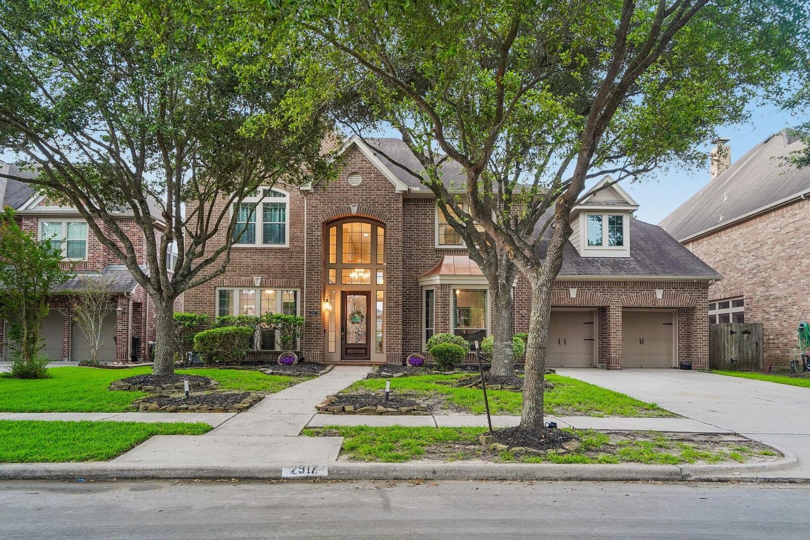 Property Photo: 2917 Auburn Creek Lane TX 77573