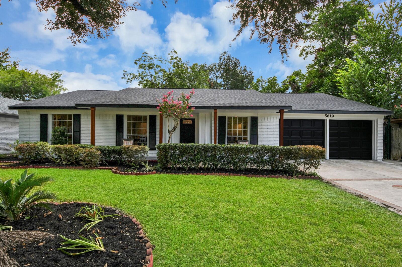 Property Photo:  5619 Duxbury Street  TX 77035 