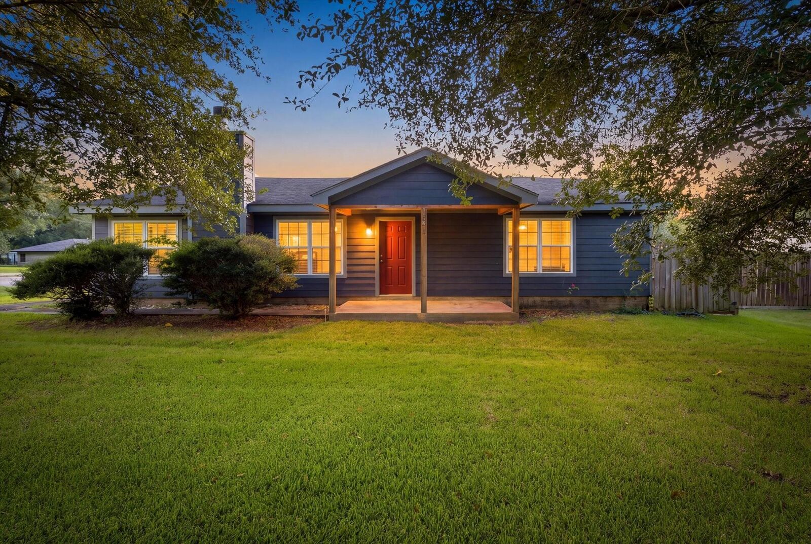 Property Photo: 707 Layl Drive TX 77575