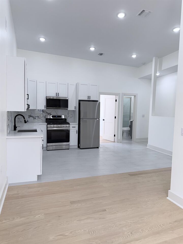 Property Photo:  741 Grand St 3  NJ 07304 