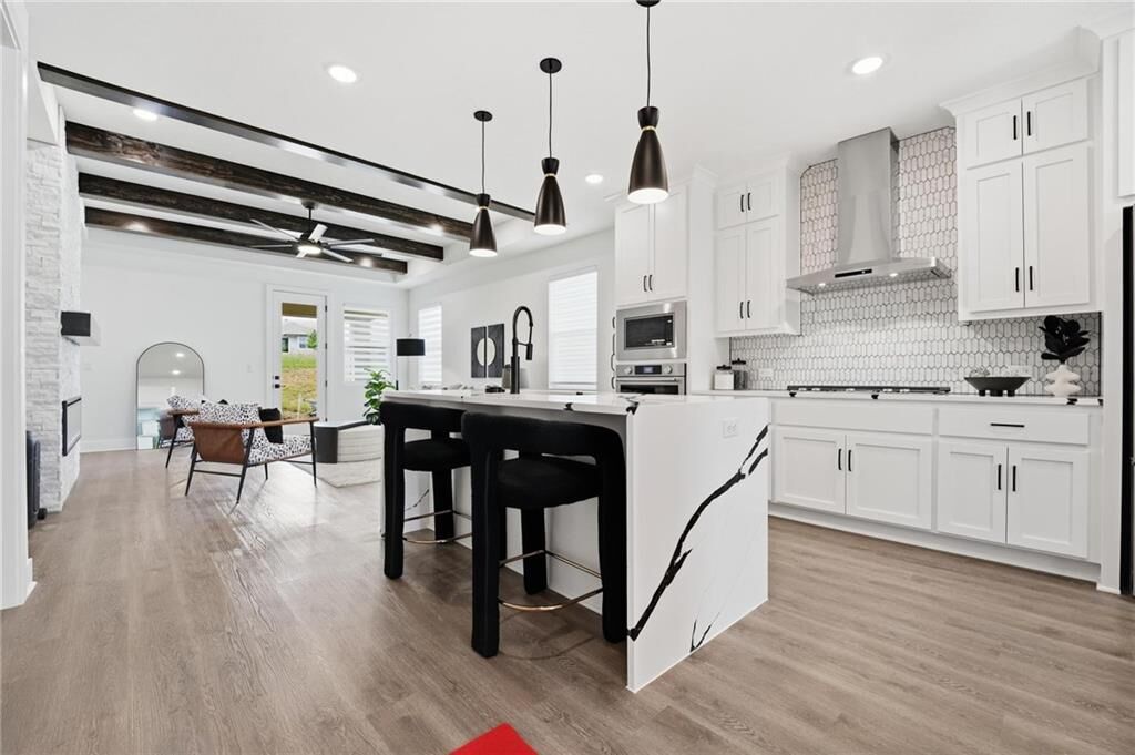 Property Photo: 1219 Saddle Court MO 64083