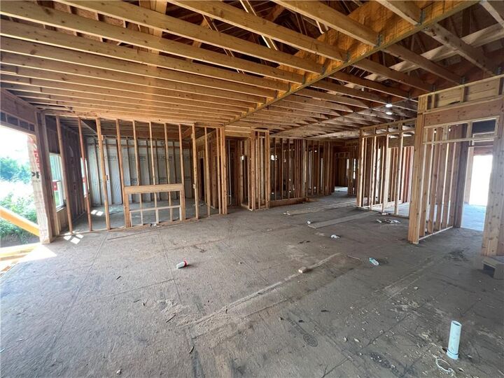 Property Photo:  21401 Twin Oaks Parkway  MO 64078 