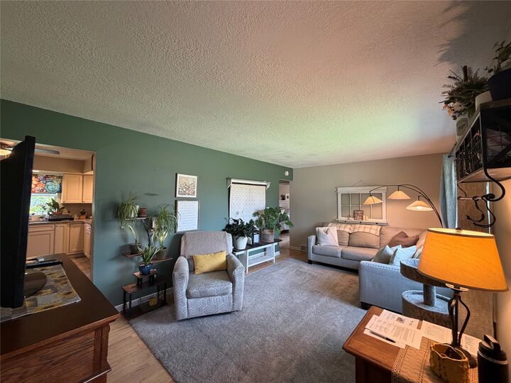 Property Photo: 1405 SW 2nd Street IA 50023