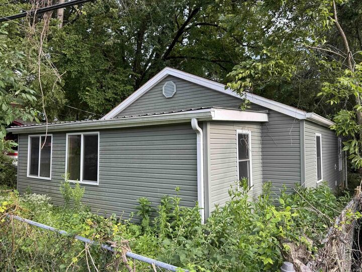 Property Photo:  1018 E Thornton Drive  IN 47401 