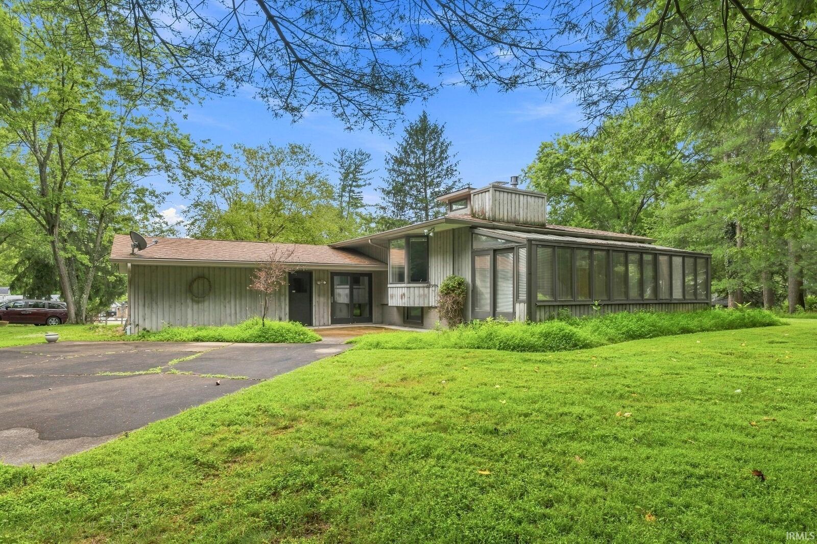 Property Photo:  2202 Belhaven Court  IN 47401 