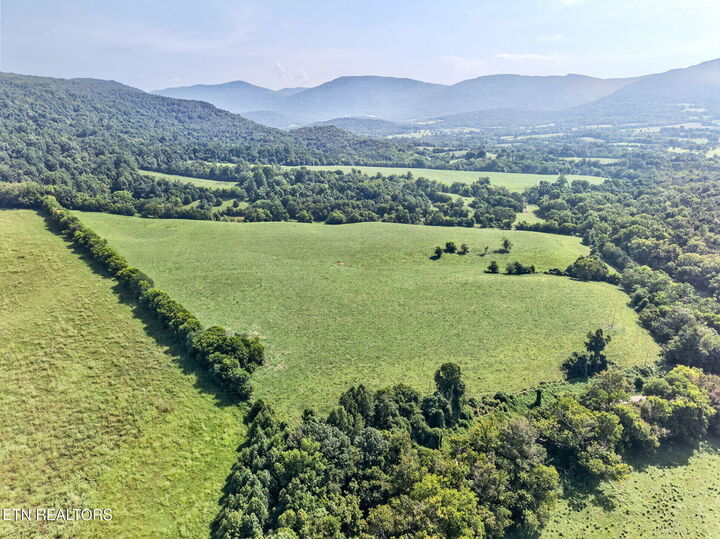 Property Photo: 5210 Lowes Gap Rd TN 37367