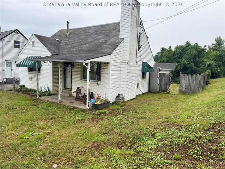 Property Photo: 1 Cloverleaf Circle WV 25306