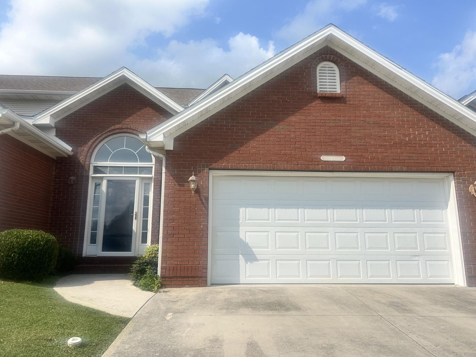 Property Photo: 81 E Saddlebrook Drive KY 42503