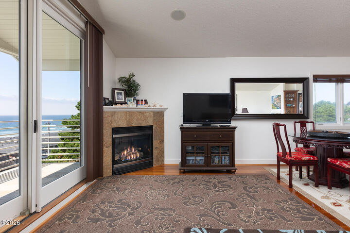 Property Photo:  1334 NW Harbor Avenue  OR 97367 