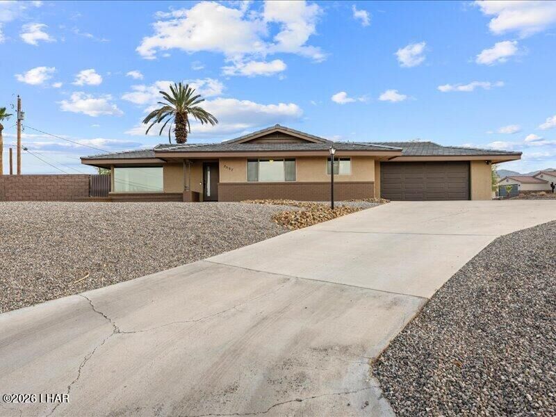 Property Photo: 2597 Tradewind Dr AZ 86403