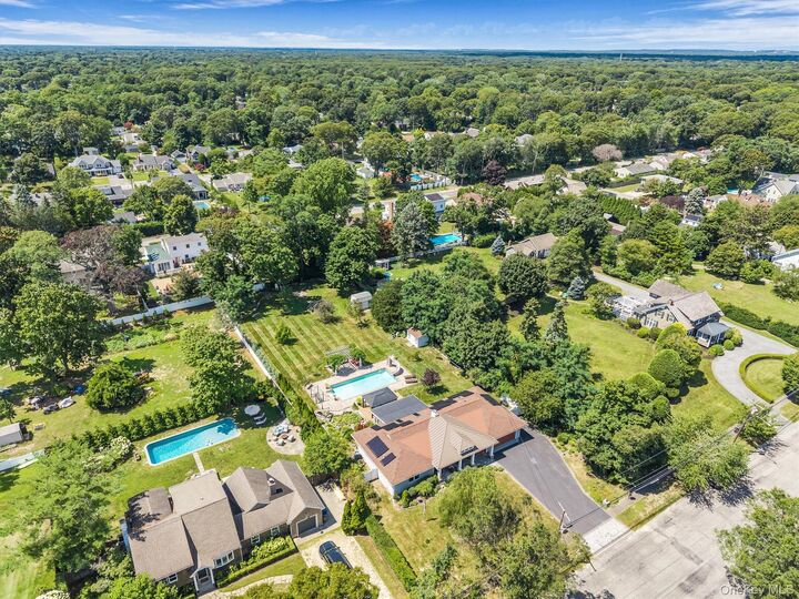Property Photo:  6 N Howells Point Road  NY 11713 