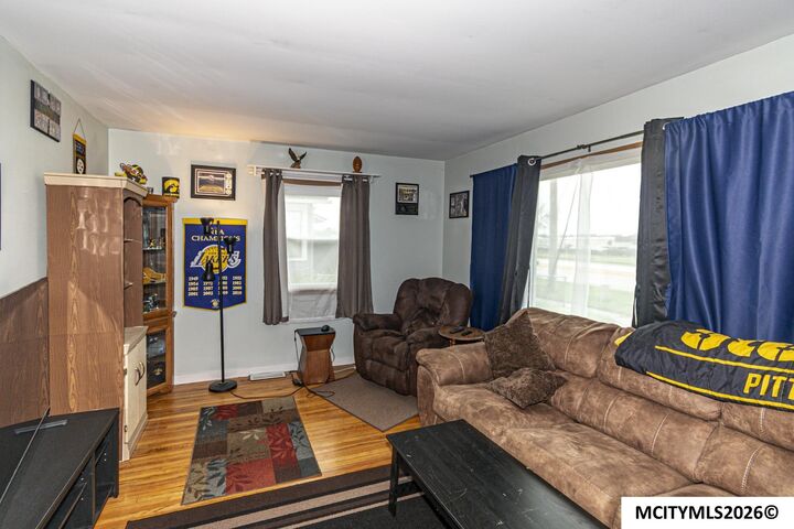 Property Photo: 21 19th SE IA 50401