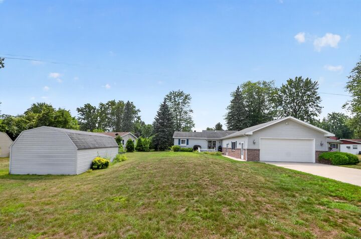 Property Photo: 313 Twin Lake MI 48612