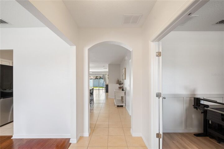 Property Photo:  618 Bainbridge Loop  FL 34787 