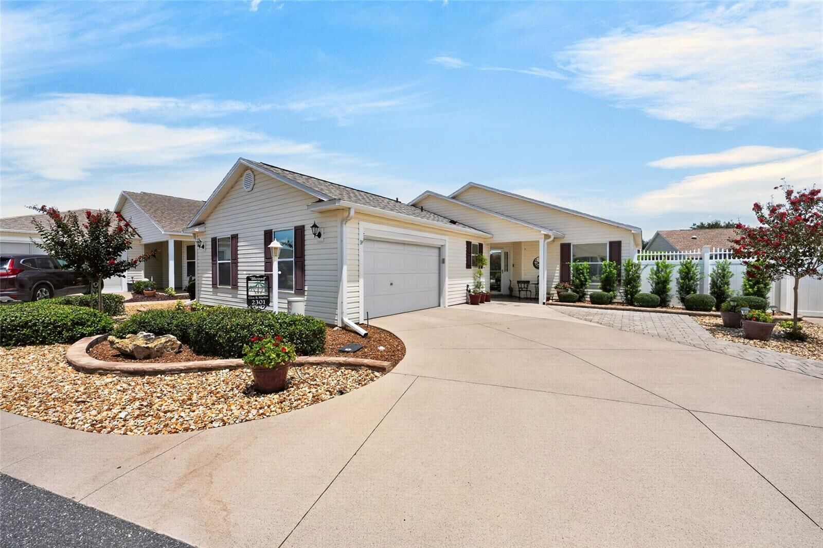 Property Photo: 2301 Crestview Street FL 32162