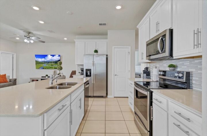 Property Photo: 1872 Summer Serenity Drive FL 34744
