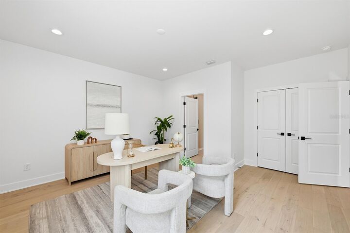 Property Photo:  310 W Columbus Drive 4  FL 33602 