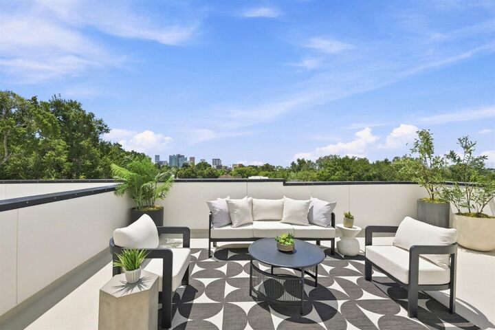 Property Photo:  310 W Columbus Drive 4  FL 33602 