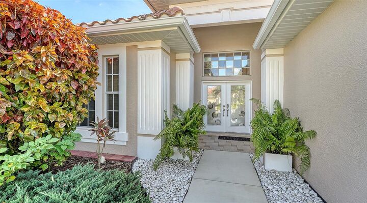 Property Photo:  679 Lakescene Drive  FL 34293 