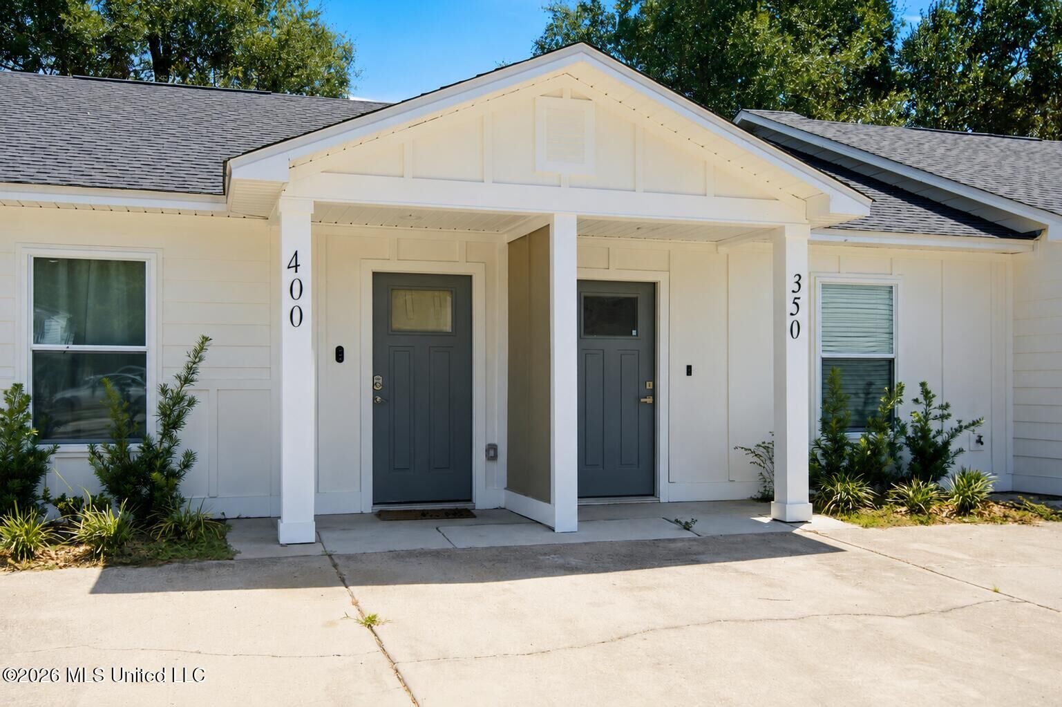 Property Photo:  400 Westbury Glen Lane  MS 39507 
