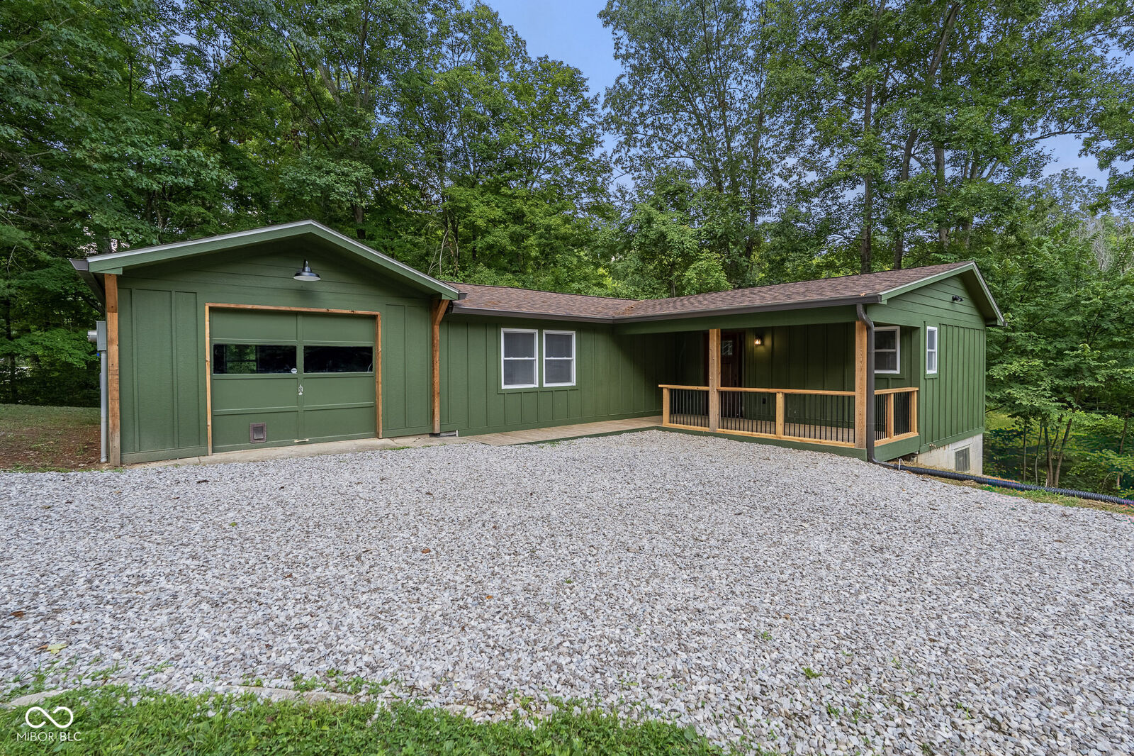 Property Photo: 628 W Robertson Road IN 46160