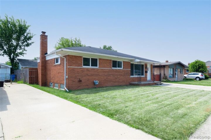 Property Photo: 1575 W 13 Mile Road MI 48071 2042