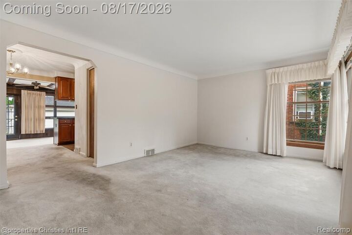 Property Photo: 1901 Detroit Street MI 48124 4149