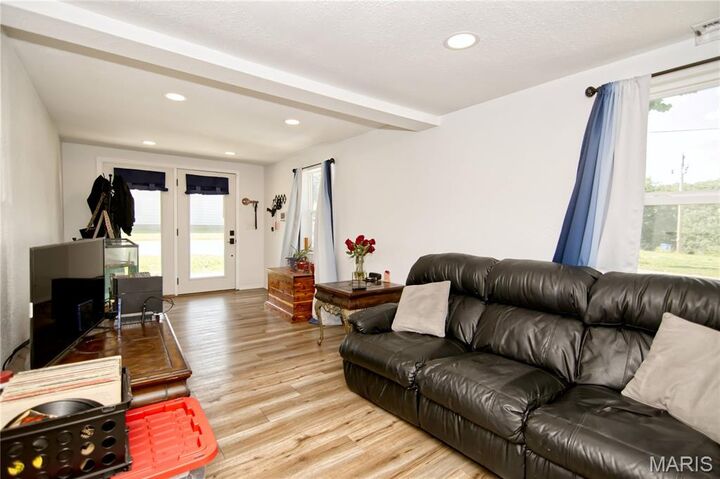 Property Photo: 286 Wildflower Avenue MO 65740