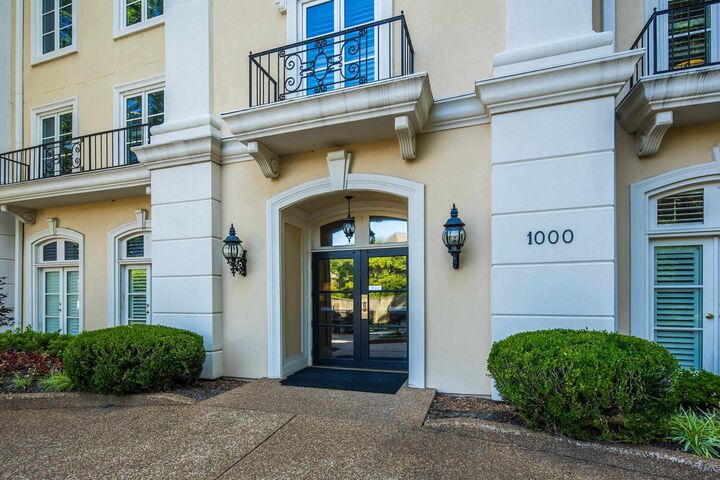 Property Photo:  1000 Murray Hill Ln 404  TN 38120 