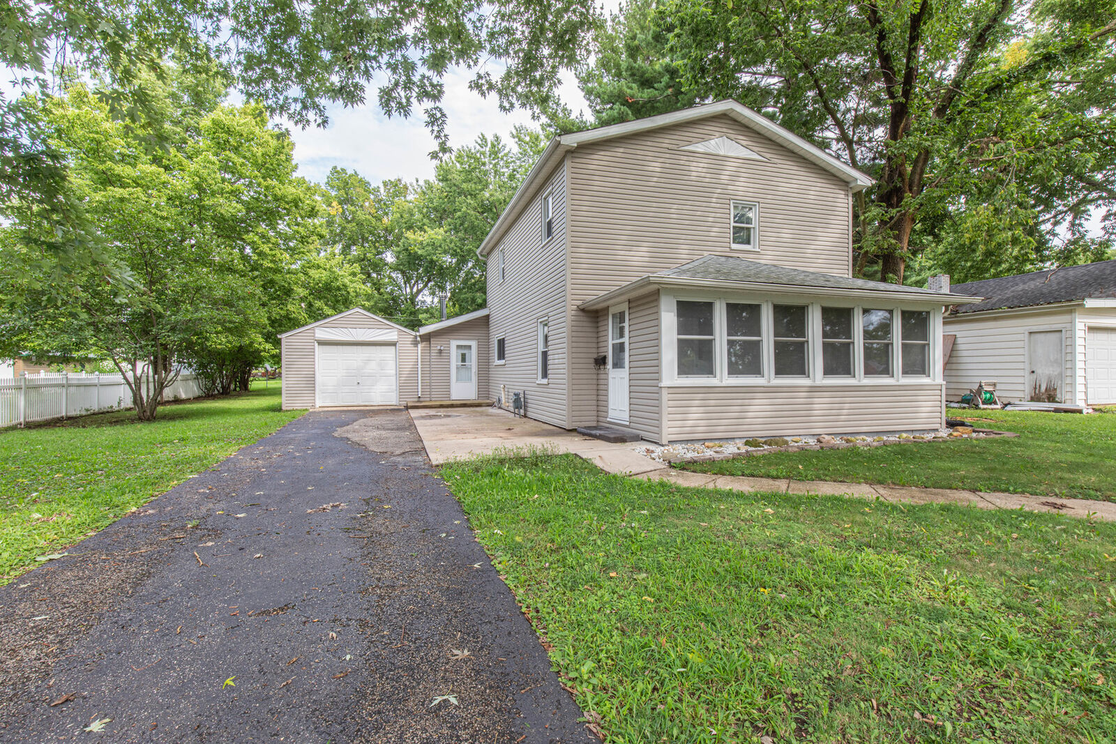 Property Photo: 510 N High Street IL 61540
