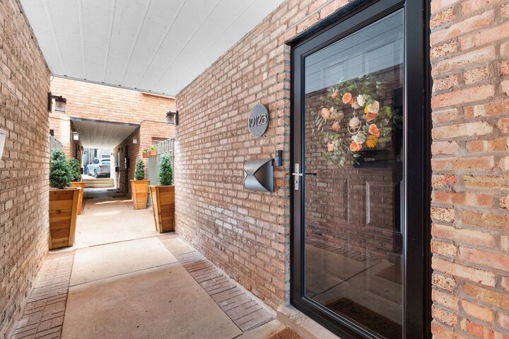 Property Photo:  1912 N Cleveland Avenue B  IL 60614 