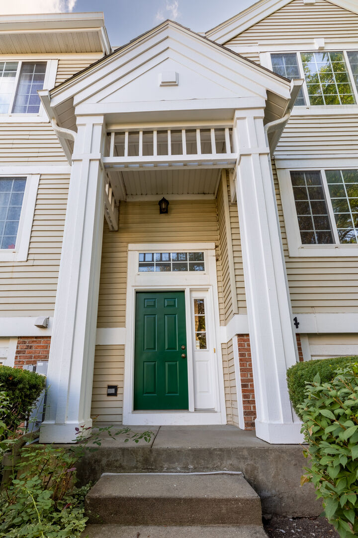 Property Photo: 1704 Sienna Court IL 60090