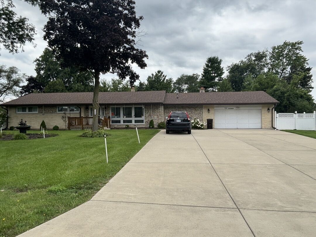 Property Photo:  130 Birchwood Road  IL 60062 