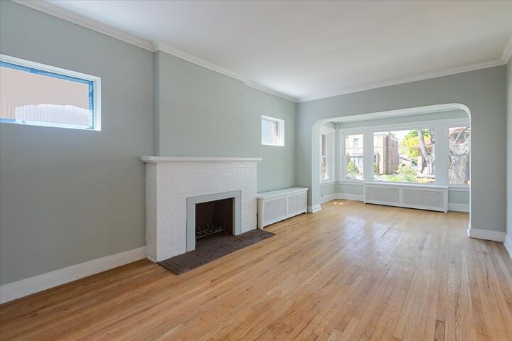 Property Photo:  6515 N Maplewood Avenue  IL 60645 