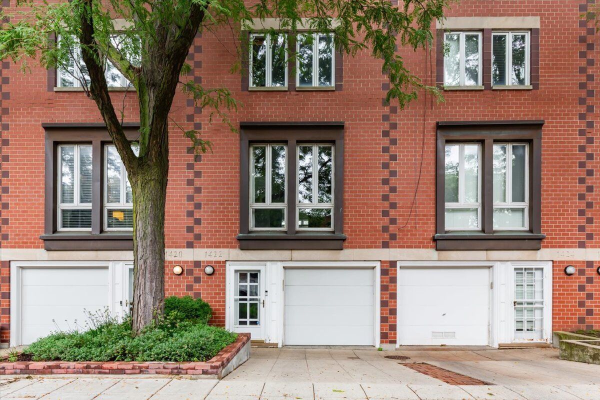 Property Photo: 1422 S State Street IL 60605