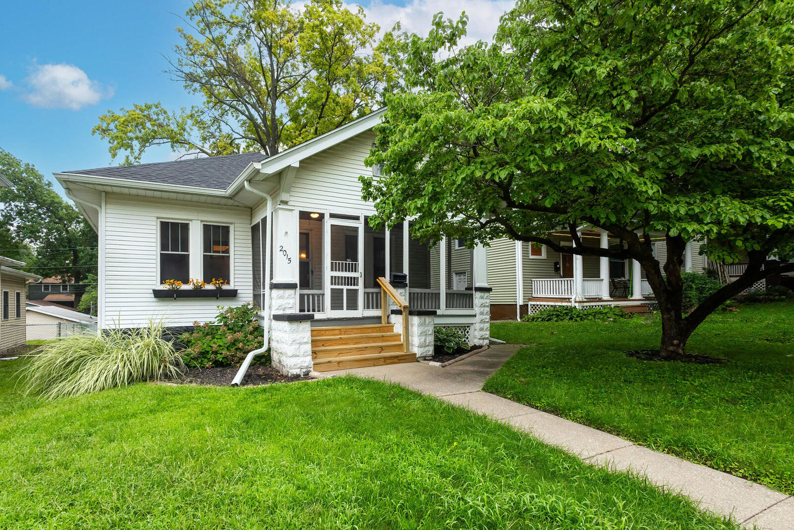 Property Photo: 2015 Tremont Avenue IA 50803