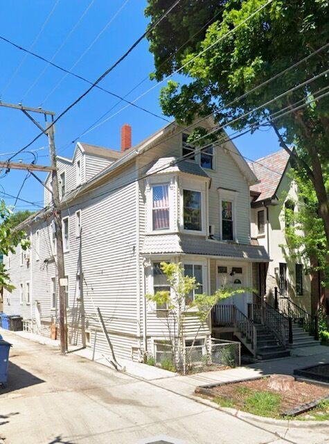 Property Photo: 3214 N Hoyne Avenue 1R IL 60618