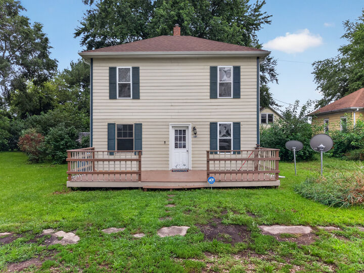 Property Photo:  107 Emmet Street  IL 60437 