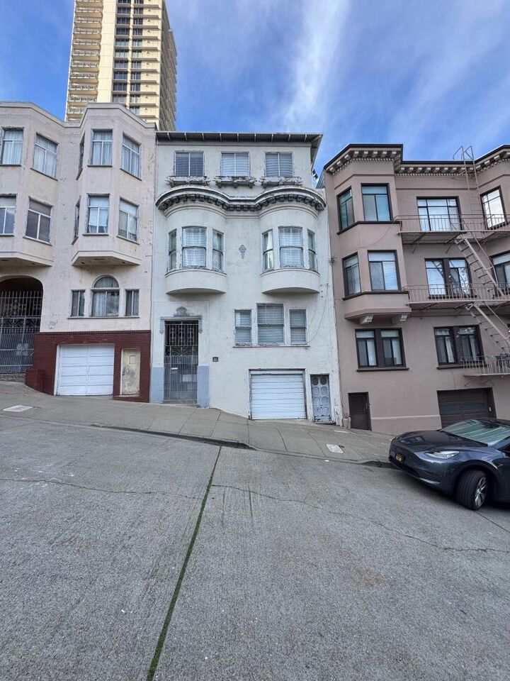 Property Photo: 922 Vallejo Street CA 94133