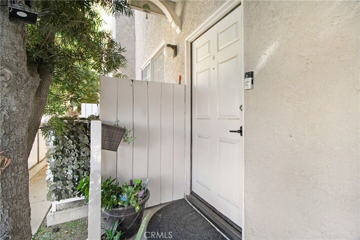 Property Photo: 16800 Saticoy 4 CA 91406