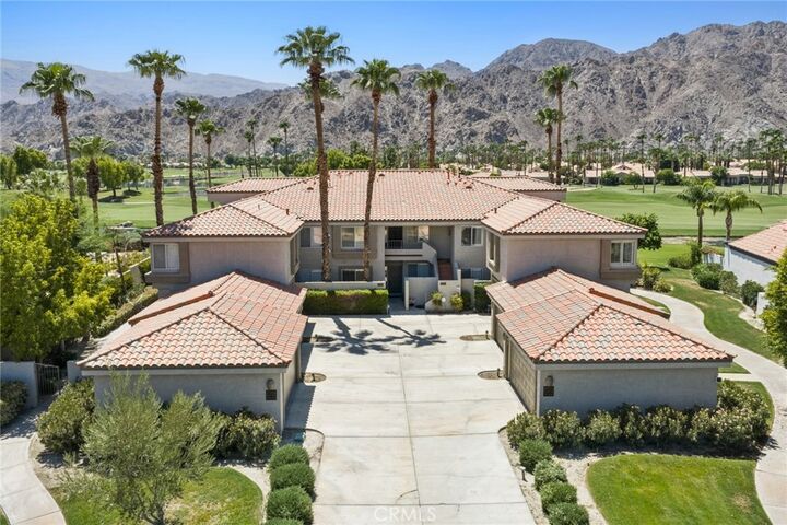 Property Photo: 55499 Oak-Hill CA 92253