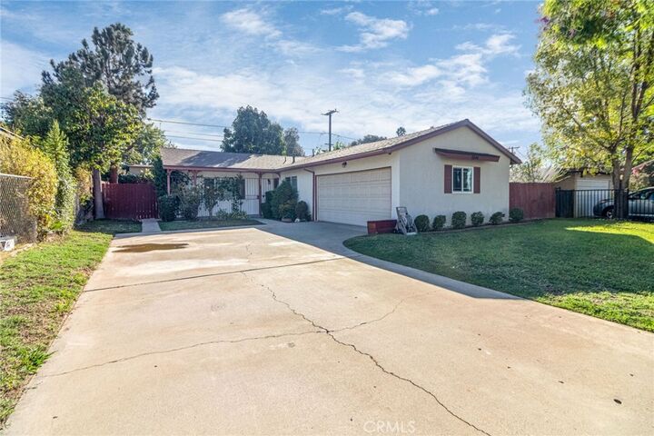 Property Photo: 3046 Maude CA 92506