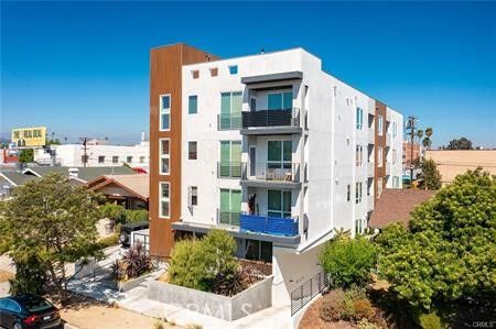 Property Photo:  222 N Manhattan  CA 90004 